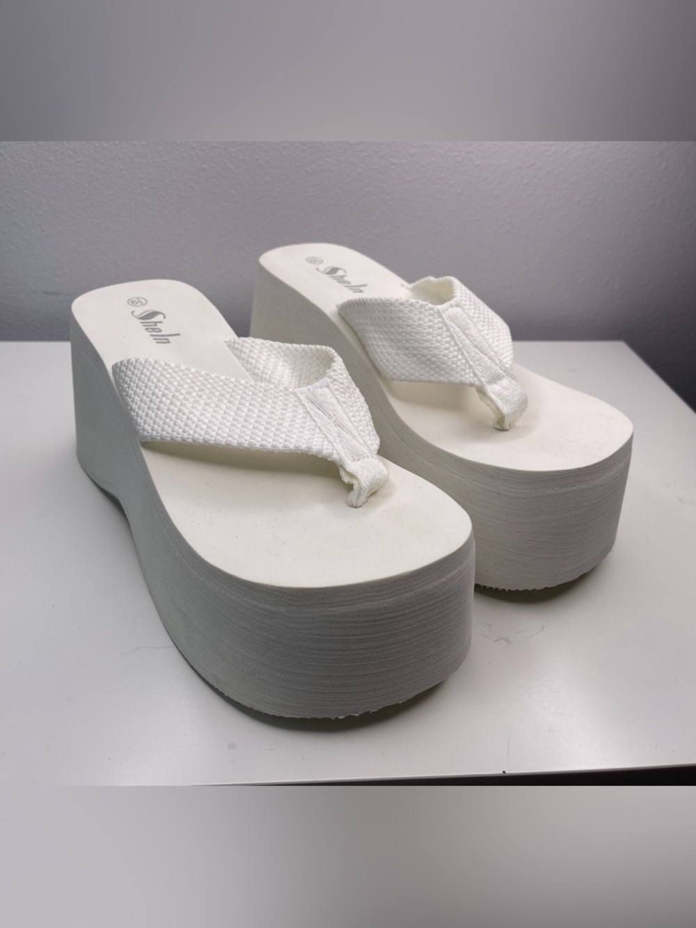 white chunky platform thong sandals, size 6.5 / 37 - Picture 3 of 7